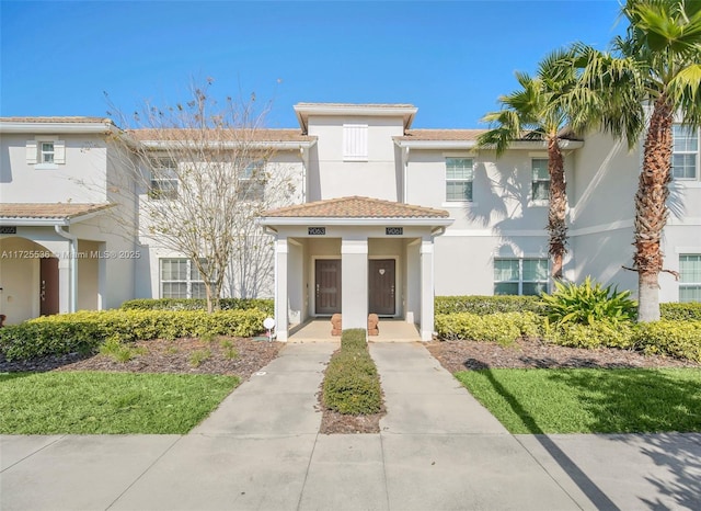 view of mediterranean / spanish-style home