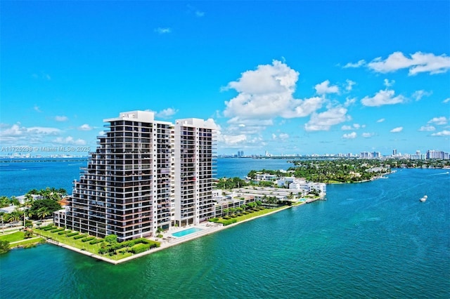 bird's eye view featuring a water view