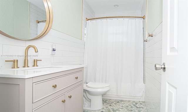 full bathroom featuring shower / tub combo, decorative backsplash, vanity, and toilet