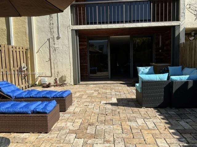 view of patio featuring an outdoor hangout area