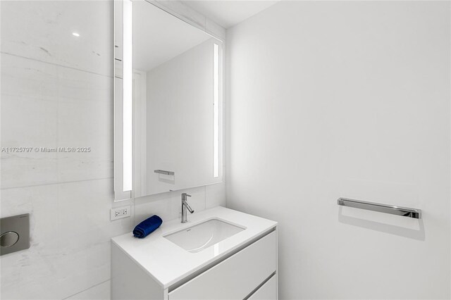 300 Biscayne Blvd Way Unit 2505, Miami, FL 33131 - bathroom with vanity