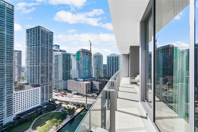 300 Biscayne Blvd Way Unit 2505, Miami, FL 33131 - balcony featuring a skyline view