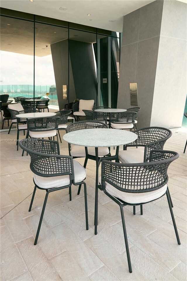 300 Biscayne Blvd Way Unit 2505, Miami, FL 33131 - view of patio / terrace with outdoor dining area