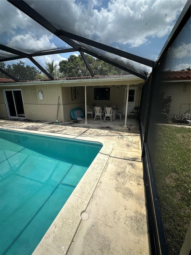 view of pool featuring a patio area