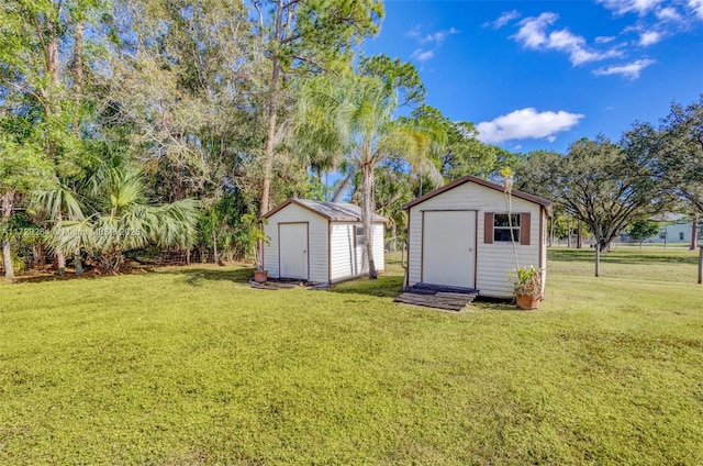 view of yard with a storage unit