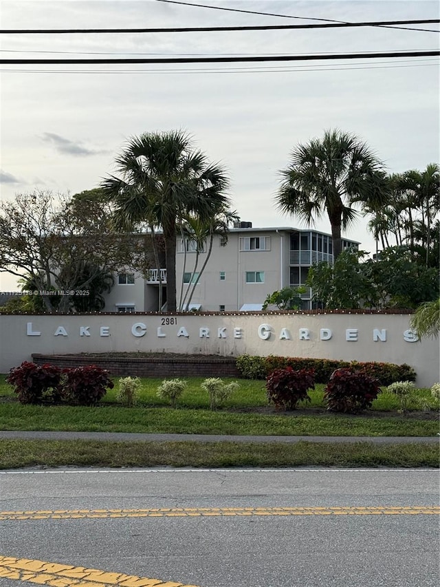 view of building exterior