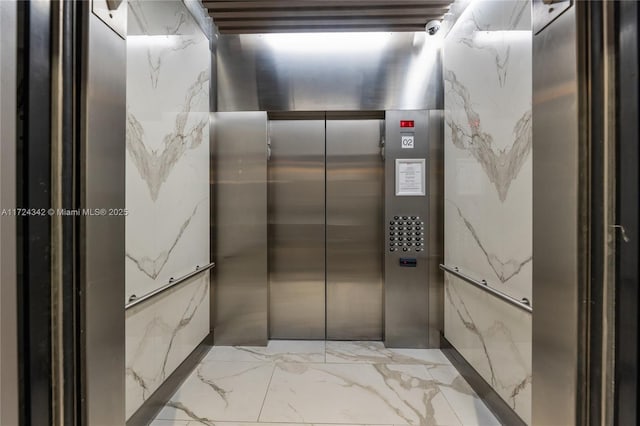 room details featuring elevator