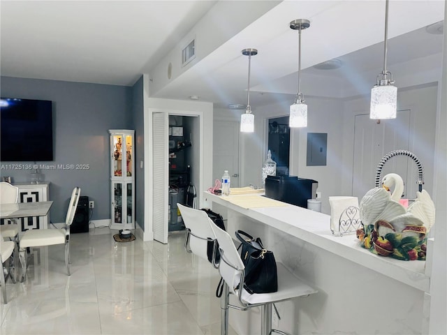 kitchen featuring pendant lighting