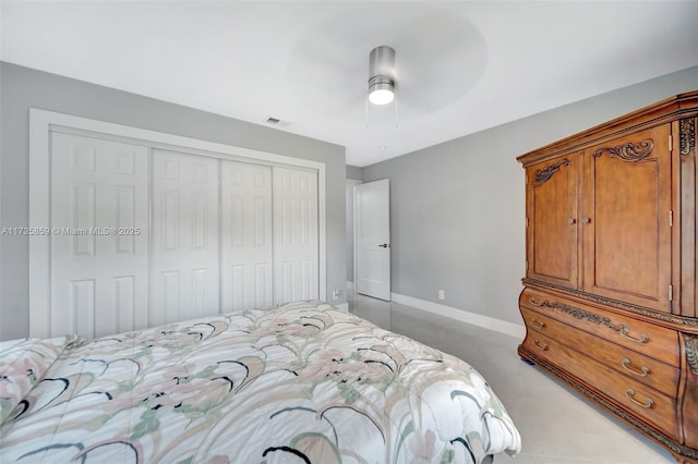 bedroom featuring a closet and ceiling fan