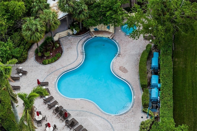 view of swimming pool