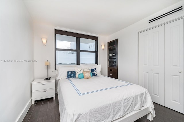 bedroom with a closet