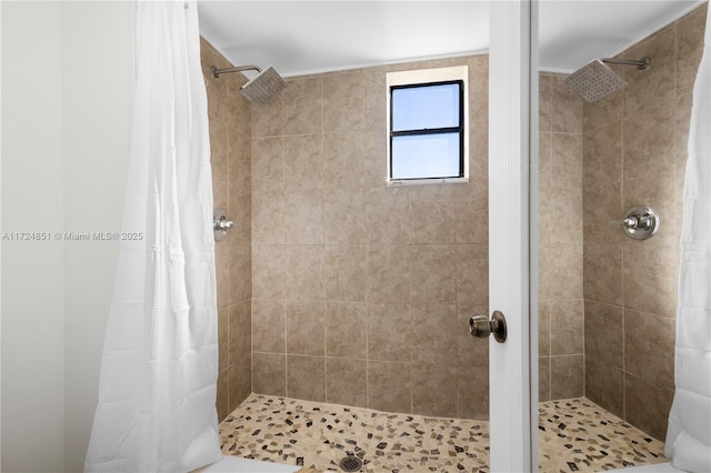 bathroom with curtained shower