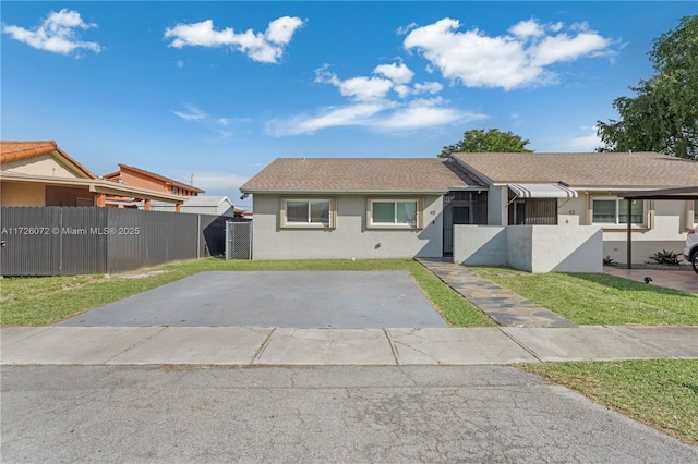 view of front facade with a front yard