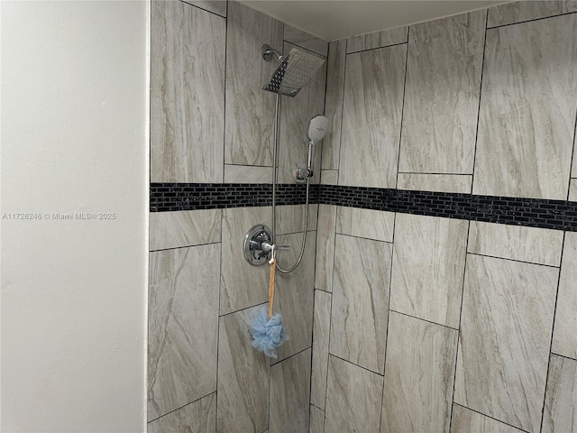 details with a tile shower