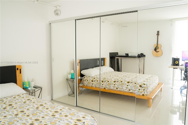 bedroom featuring a closet