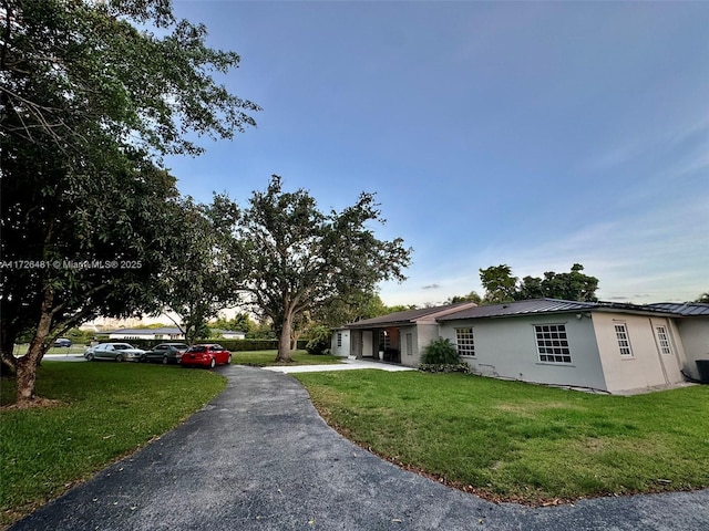 view of front of property with a front yard