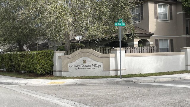 view of community / neighborhood sign