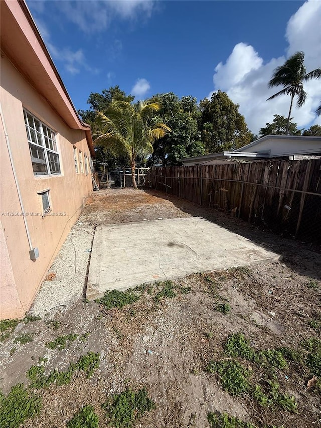 view of yard with a patio