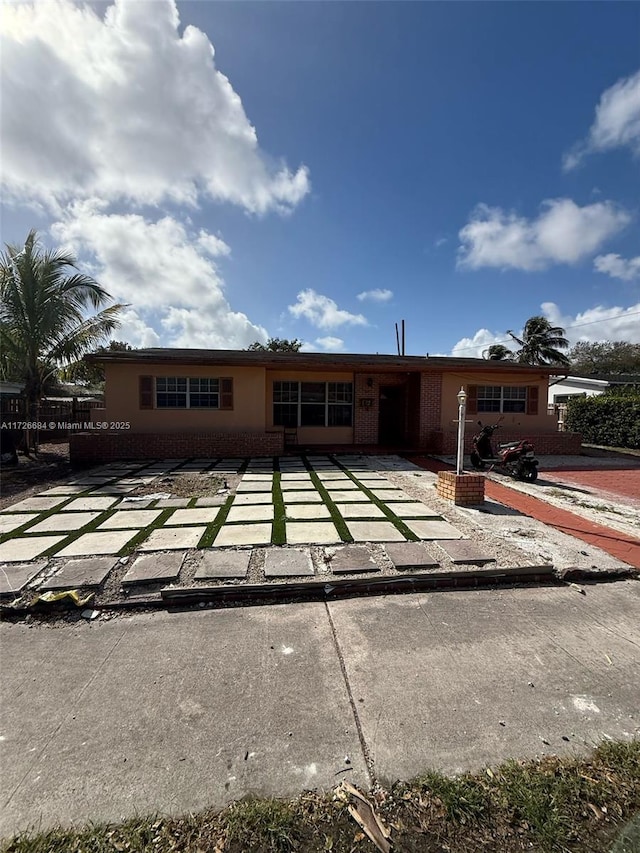 view of front of property with a patio area