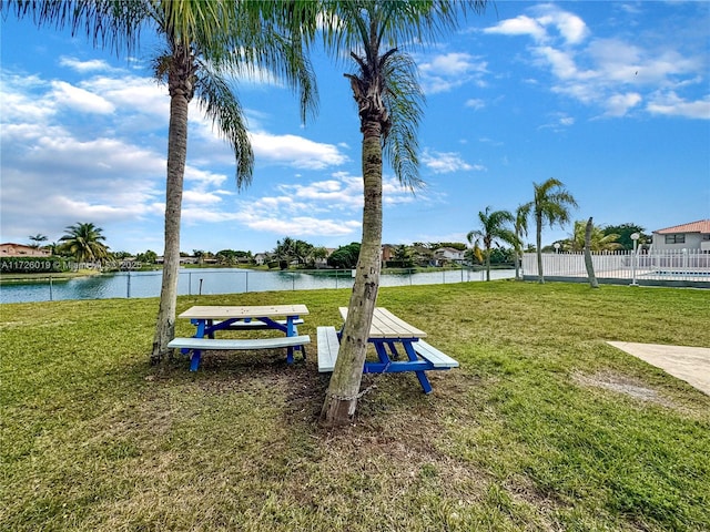 view of yard featuring a water view