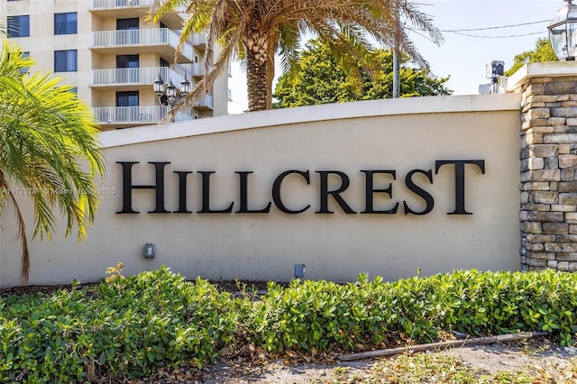 view of community / neighborhood sign