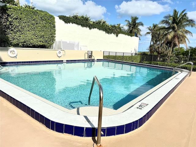 1621 Collins Ave Unit 310, Miami Beach, FL 33139 - pool featuring fence