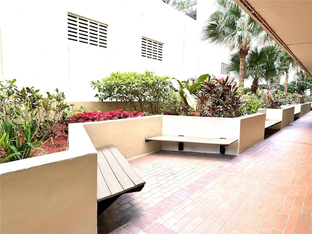 1621 Collins Ave Unit 310, Miami Beach, FL 33139 - view of patio