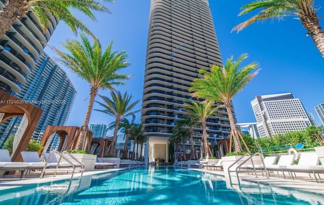 801 S Miami Ave Unit 4706, Miami, FL 33130 - view of community pool