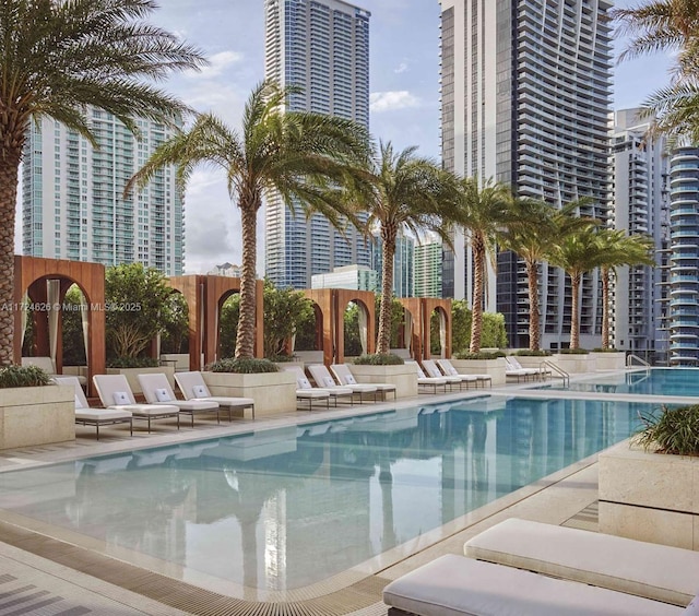 801 S Miami Ave Unit 4706, Miami, FL 33130 - view of community pool