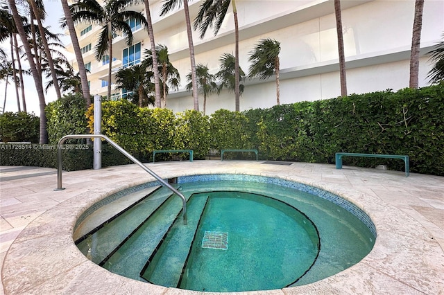 view of swimming pool