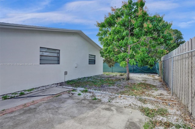 view of yard with a patio