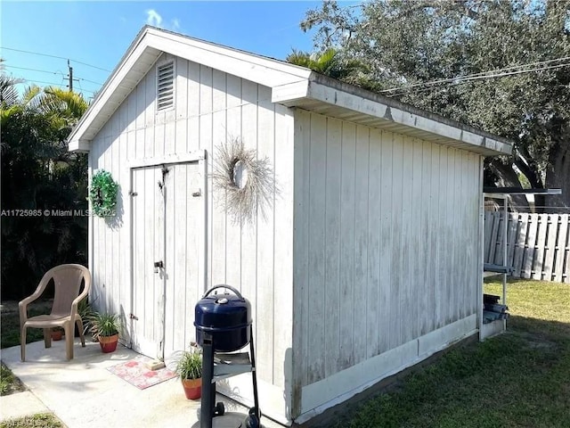 view of outbuilding