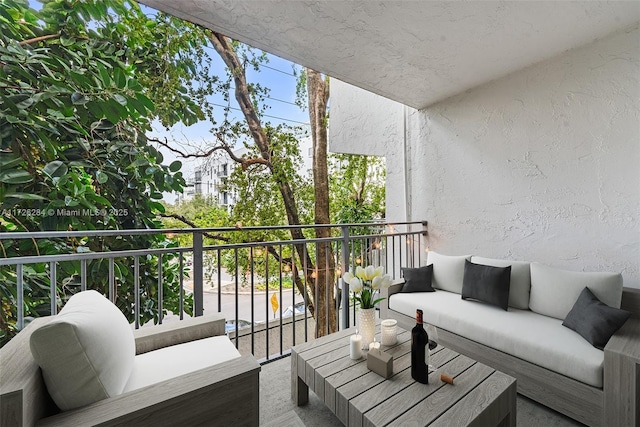 balcony featuring an outdoor hangout area