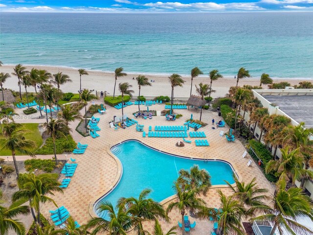 view of swimming pool