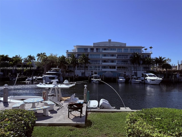 180 Isle Of Venice Dr Unit 105, Fort Lauderdale, FL 33301 - view of community featuring a water view and a boat dock