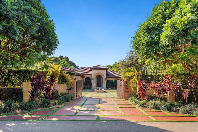 view of mediterranean / spanish-style house