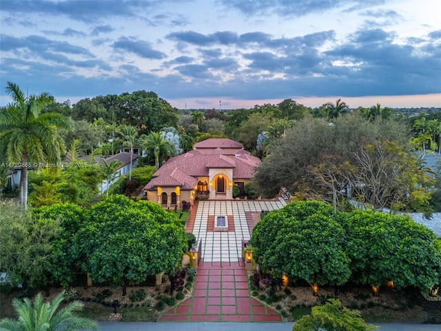 view of aerial view at dusk