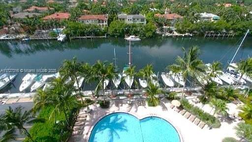 Listing photo 2 for 90 Edgewater Dr Unit D14, Coral Gables FL 33133