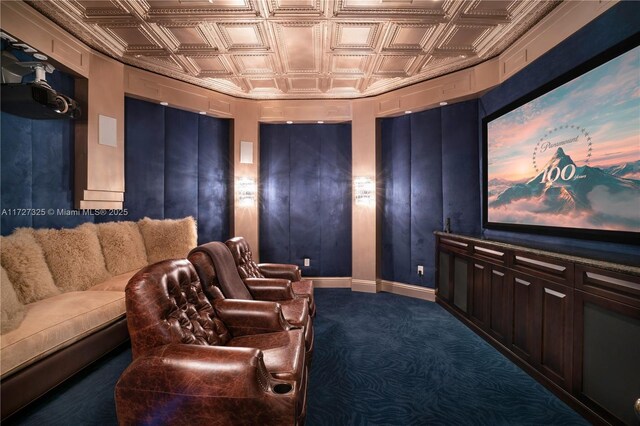 living room featuring crown molding and a towering ceiling