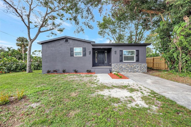 view of front of house with a front yard