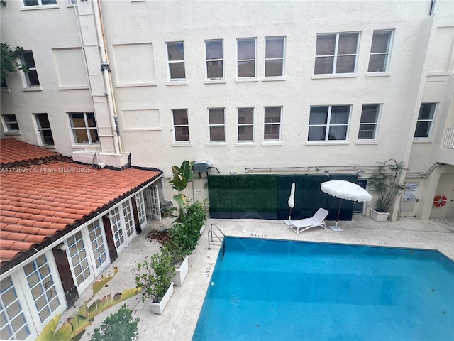 view of swimming pool