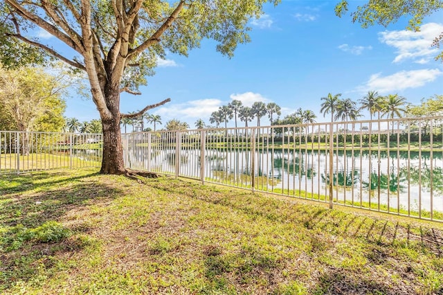 view of yard featuring a water view