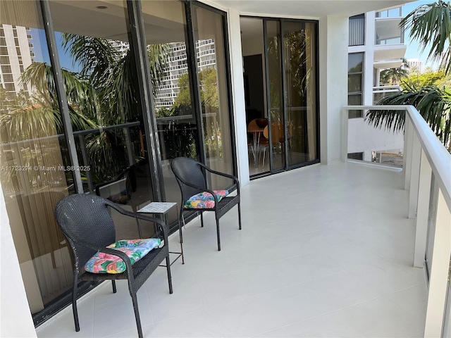 20281 E Country Club Dr Unit M6, Aventura, FL 33180 - view of balcony