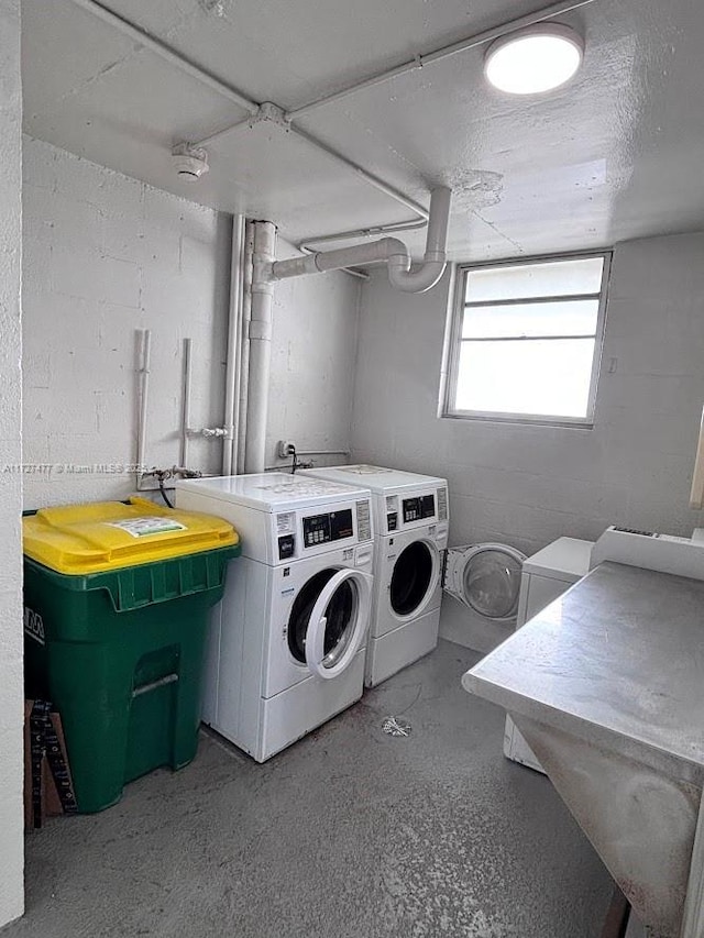 1401 NE Miami Gardens Dr Unit 892, Miami, FL 33179 - laundry area featuring washer and clothes dryer
