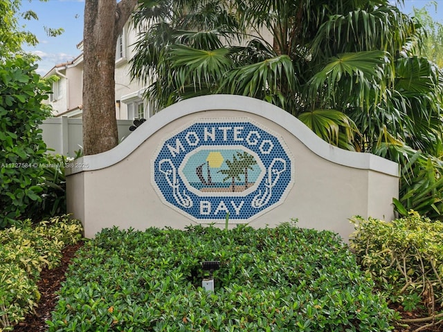 view of community / neighborhood sign