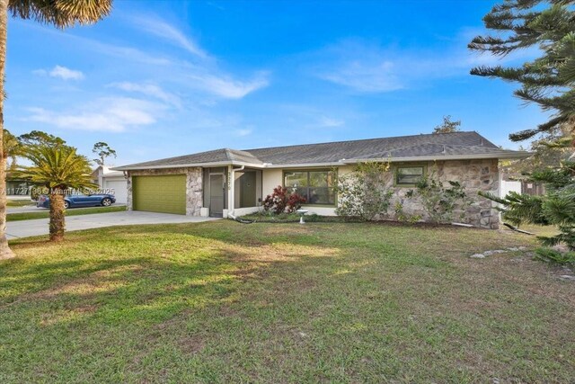 3270 Deer Lick, Kissimmee, FL 34746 - single story home featuring a front lawn and a garage