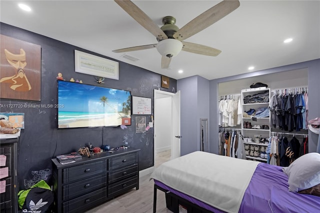 bedroom featuring ceiling fan