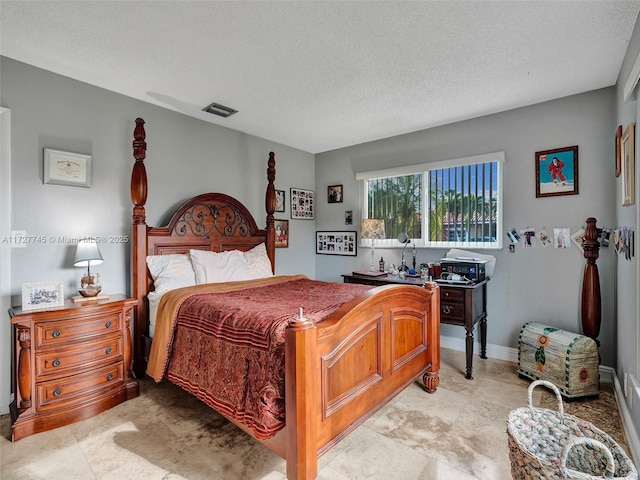 580 Eastwood Ln, Weston, FL 33326 - bedroom featuring baseboards, visible vents, and a textured ceiling