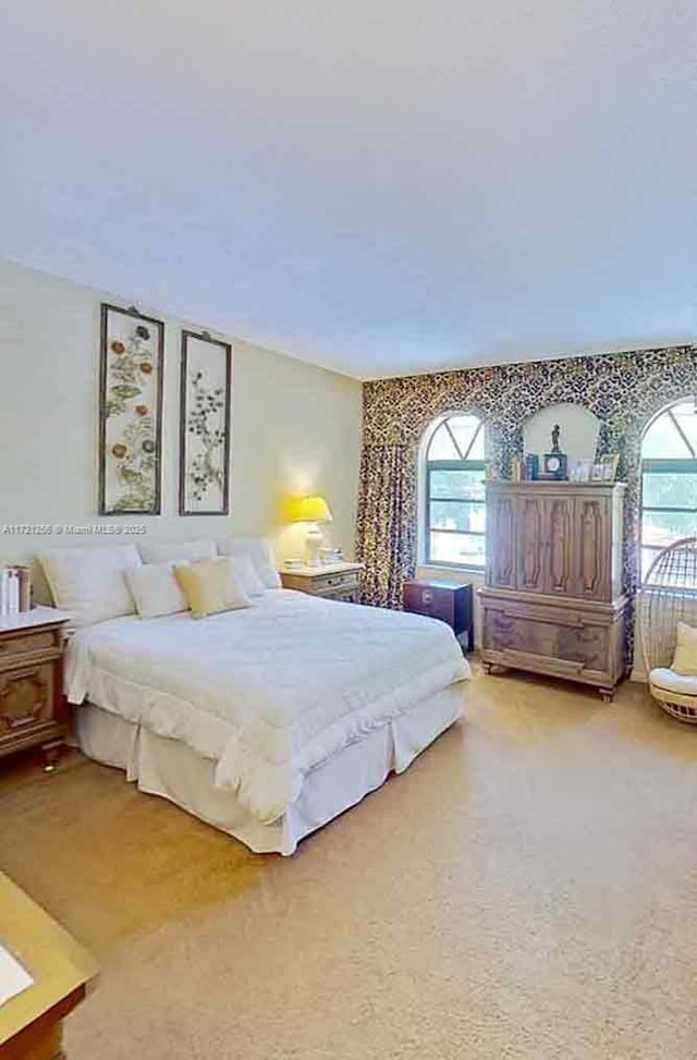 bedroom featuring carpet floors