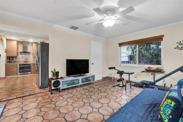 entryway featuring a notable chandelier and vaulted ceiling